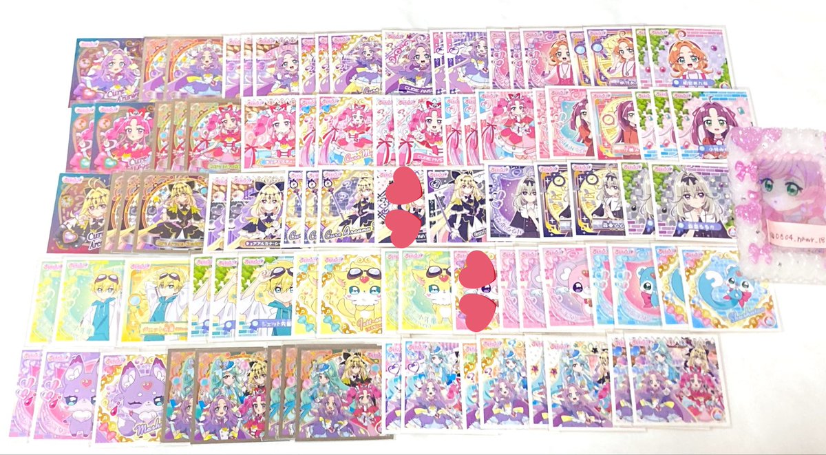 choco_G00DS's tweet photo. @0804_nawr_18 こんばんは、検索より失礼いたします。リットリンク拝見しました。
恐れ入りますが、お写真を拝借しまして希望のお品に💕を付けさせて頂きました。もしよろしければ、こちらの2枚と交換頂けませんでしょうか？なるべくポチタンを含む、郵送を希望しております。
ご検討の程お願いいたします🙇‍♀️くま👑 https://t.co/cr4mlefMKI
