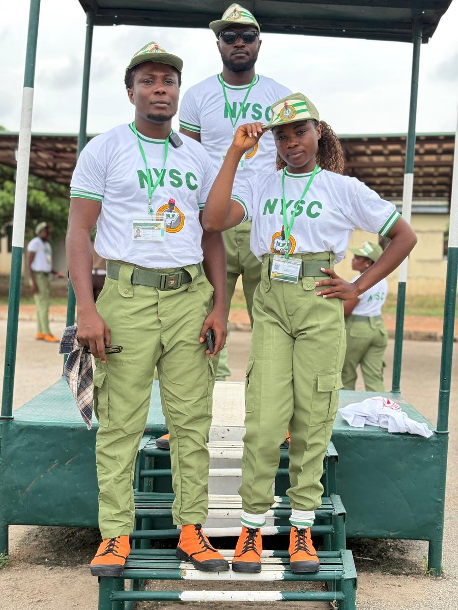 Ixnonso's tweet photo. Nysc 

Corper we we 

I am serving myself now not Nigeria 😂 https://t.co/hqDGCC3XLQ