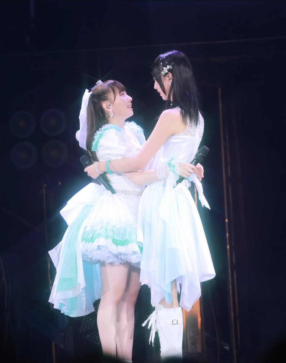 cc_____2525's tweet photo. 全然余韻が抜けなくって😭😭今日も仕事中ふとした時に泣きそうになったり、ビヨの今日聴きながらきのうの景色思い出したり感情が忙しい…いい写真だね😭😭😭 https://t.co/y7UnS1Ltp3