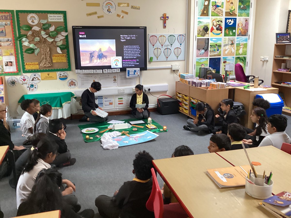 HolyFamily_Y3's tweet photo. This Refugee Week, we honour the courage and resilience of refugees. 🧡
A welcoming community begins with kindness, empathy, and understanding. Let’s show compassion every day and ensure everyone feels valued, seen, and welcomed. 🧡
#CSTHFB10 https://t.co/UrQI5sscWb