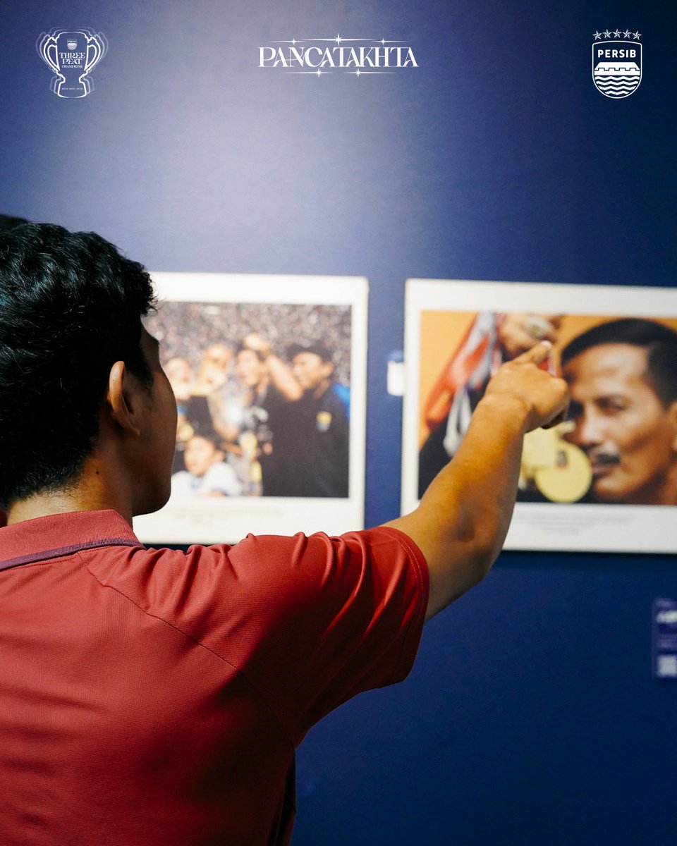 persib's tweet photo. Saatnya melihat #PERSIB dari sisi yang berbeda.

Cultura PERSIB masih akan hadir menyambut Bobotoh untuk menikmati berbagai karya, arsip, serta cerita yang mengabadikan perjalanan Pangeran Biru! 

Datang dan kunjungi pamerannya hingga 10 September 2026 di Grey Art Gallery

#WeArePERSIB