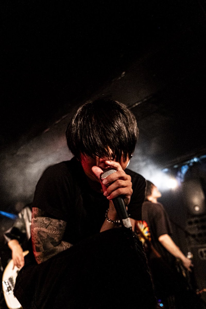 yoru_is_'s tweet photo. 2026.06.15 CYVA at club251

元ベーシストが撮る世界
#CYVA 

リーダー誕生日おめでとう〜！！！🎉
いつもニコニコ元気をありがとうだ。
たくさんがいるから笑顔になれるよ

じんさんの表現力も日に日に強くなって
ロックを背負う漢としてとてもかっこいい。 https://t.co/vmc1lkqJoD