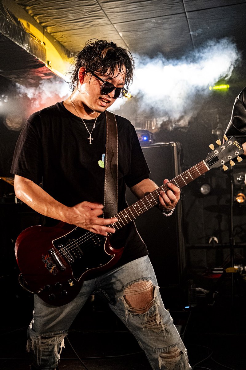 yoru_is_'s tweet photo. 2026.06.15 CYVA at club251

元ベーシストが撮る世界
#CYVA 

リーダー誕生日おめでとう〜！！！🎉
いつもニコニコ元気をありがとうだ。
たくさんがいるから笑顔になれるよ

じんさんの表現力も日に日に強くなって
ロックを背負う漢としてとてもかっこいい。 https://t.co/vmc1lkqJoD