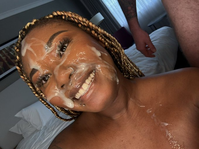 african queens tweet media