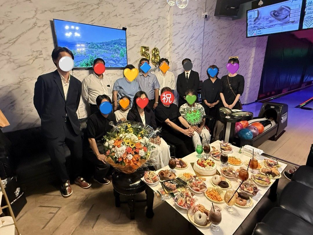 s_copa_official's tweet photo. 本日のお客様🎳

お誕生日のお祝いでROYAL ROOMをご利用いただきました🥳
素敵な装飾とサプライズで大盛り上がり🍰🎉
お誕生日おめでとうございます！素敵な一年になりますように☘️
またのご来店をお待ちしております☺️
#歌舞伎町 #ボウリング #ボーリング #誕生日 https://t.co/l0Xudn712v
