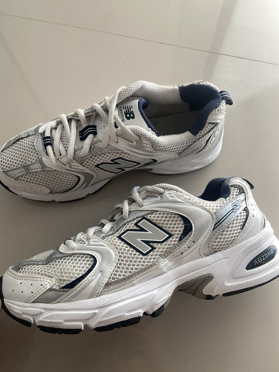 plmtne's tweet photo. รองเท้า New Balance 530 - สี SG ของแท้ ♡
Size : 38 (24 cm) ตำหนิตามรูป ดูรูปพต.เดมเลยค่า
🏄🏼‍♀️ 990 free shipping 

#stylist_shop #cintage #ส่งต่อเสื้อผ้า #ส่งต่อรองเท้า #รองเท้าวิ่ง #รองเท้าผ้าใบ #newbalance #รองเท้าnewbalance https://t.co/yqJljGgh2Z