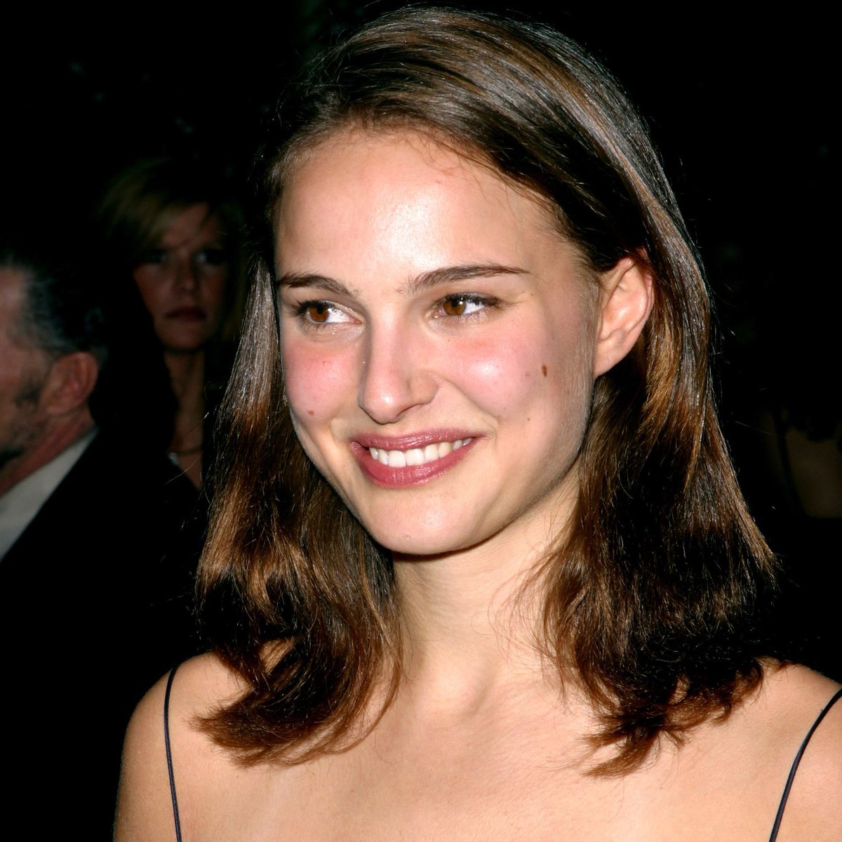 Russia_X1's tweet photo. Jewish actress Natalie Portman stated that the Israeli people do not represent Netanyahu and his government, which she accuses of killing Palestinian children. https://t.co/s44pOmDS60