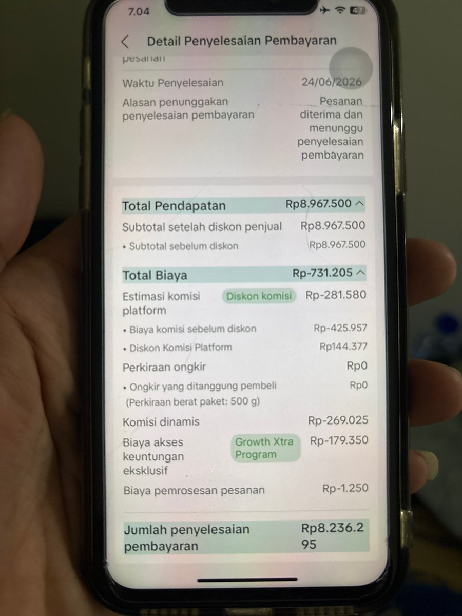 dutdat's tweet photo. @Hidupsebagai62 Gilak gak tuh 😭😭😭 https://t.co/Sl6VlEaRGs