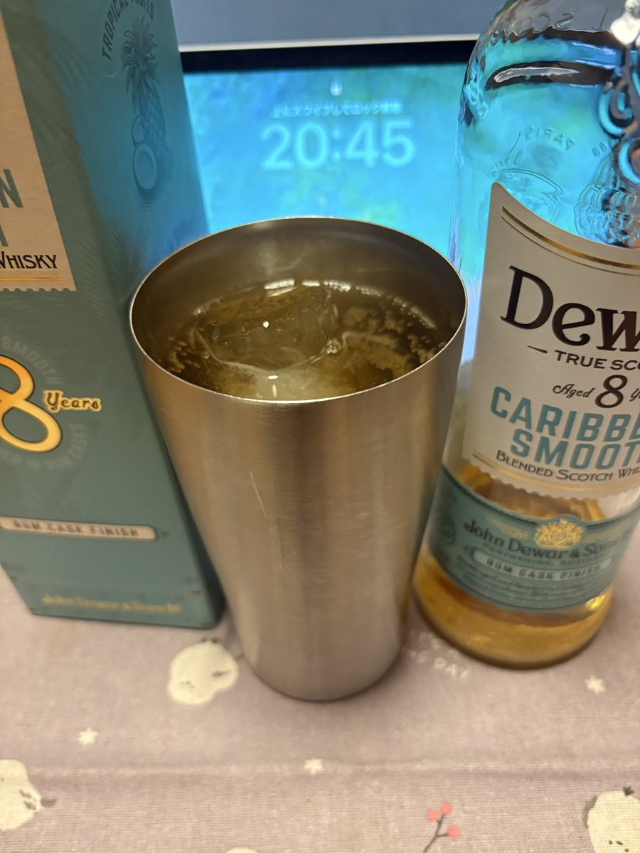 ManiaLamp's tweet photo. 今夜は #カリビアンスムース から始めてます。かんぱ〜い🥃😋
#デュワーズ https://t.co/XTSBMH6jqU