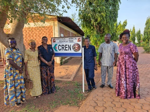 OMS_Burkina's tweet photo. 🌟 Au #BurkinaFaso, l’#OMS renforce la lutte contre la #malnutrition grâce à un appui durable 🇧🇫
32 agents formés dans le Yaadga pour mieux prendre en charge les enfants <5 ans.
🙏 Merci à #IrishAid
💪 Ensemble pour #ZeroMalnutrition #SantéPourTous https://t.co/M15enWIKCo