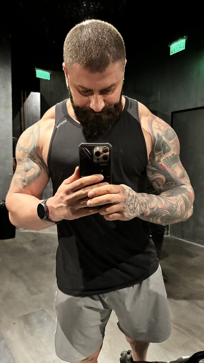 XtreamLeonard's tweet photo. “A true slave doesn’t ask for attention. He earns it through tribute.” 🧎🏻‍♂️‍➡️🦶🏼🫆👃🏽 #master #feet #findom #alphamale #cash  #domination https://t.co/UkQWEms3Hv