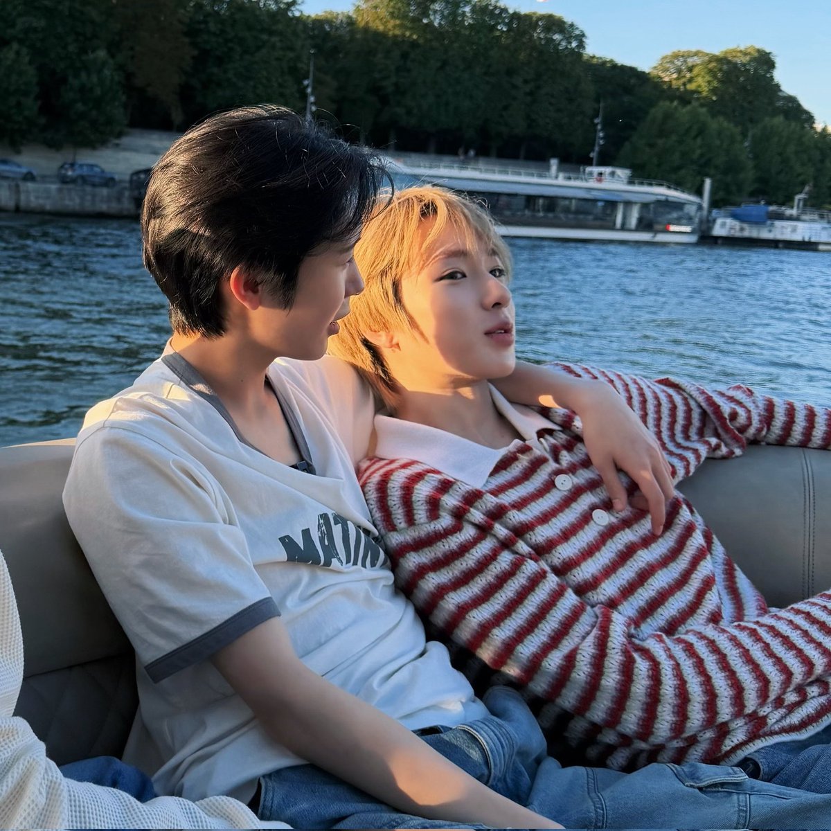 tontonpang's tweet photo. on a date in paris 🤍 https://t.co/heioTX7QJY