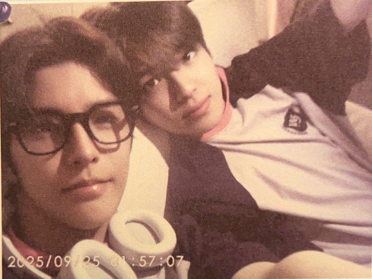 sada1nu's tweet photo. 아 진짜 어리고 좋다.. https://t.co/GR56Wt5foJ