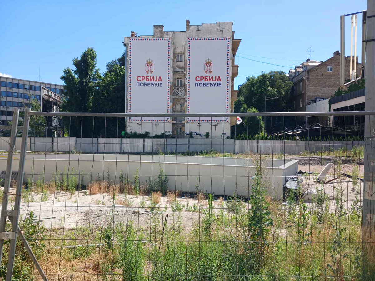 BlokadaPFNS's tweet photo. Novi Sad, pre i posle dolaska SNSa

"Srbija pobeđuje"... https://t.co/XEYNp0gmOB