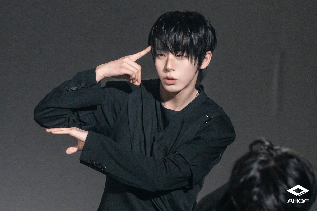 fire_0906's tweet photo. 'Sugar High' Performance Video 촬영 비하인드 #서정우 https://t.co/477sgP6ELZ