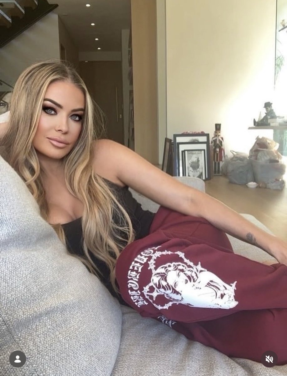 Carmen Electra tweet media