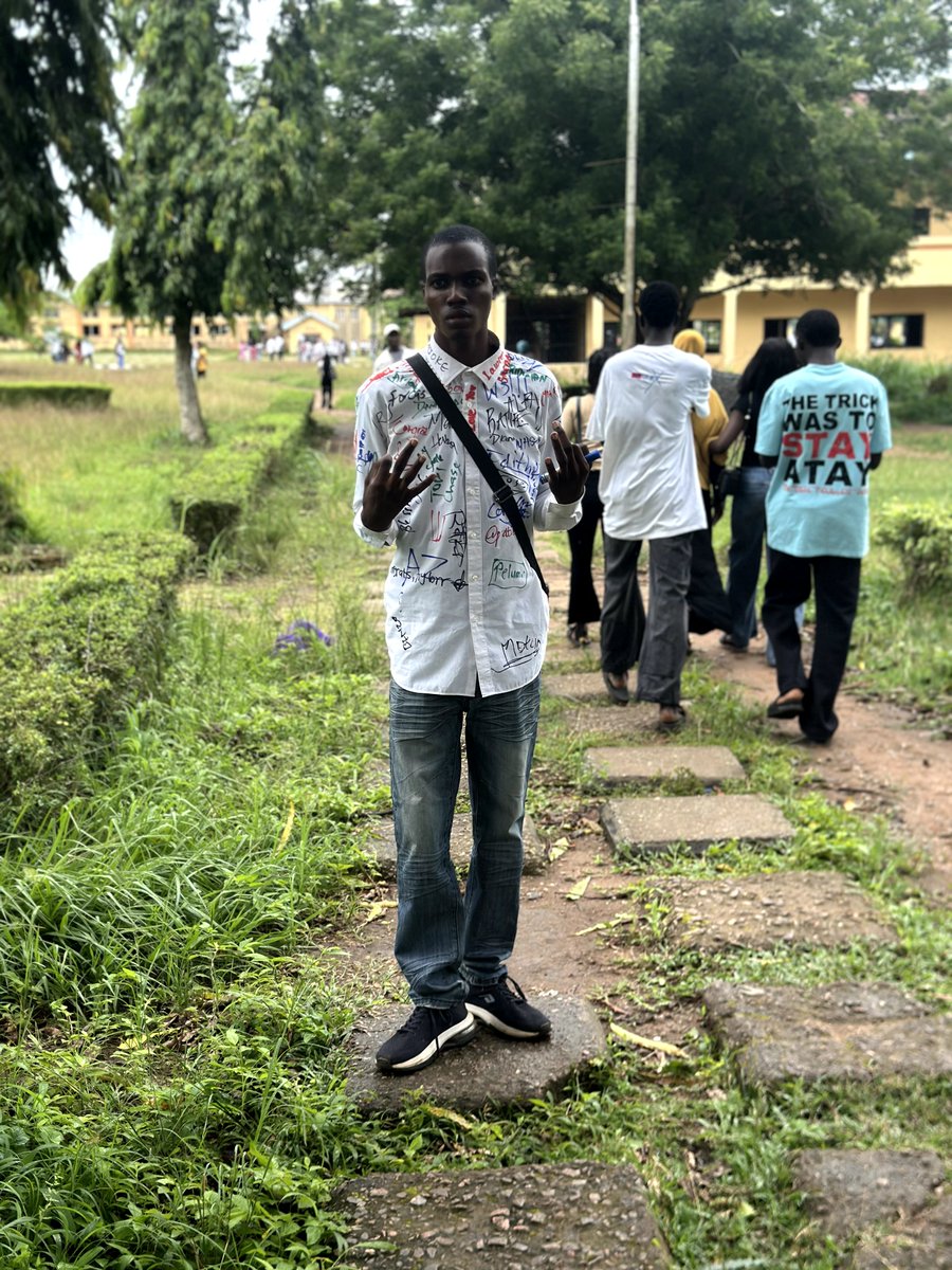 Adejare_St's tweet photo. W//
Congratulations To Me 🎉🤍 https://t.co/18ltJblLaF