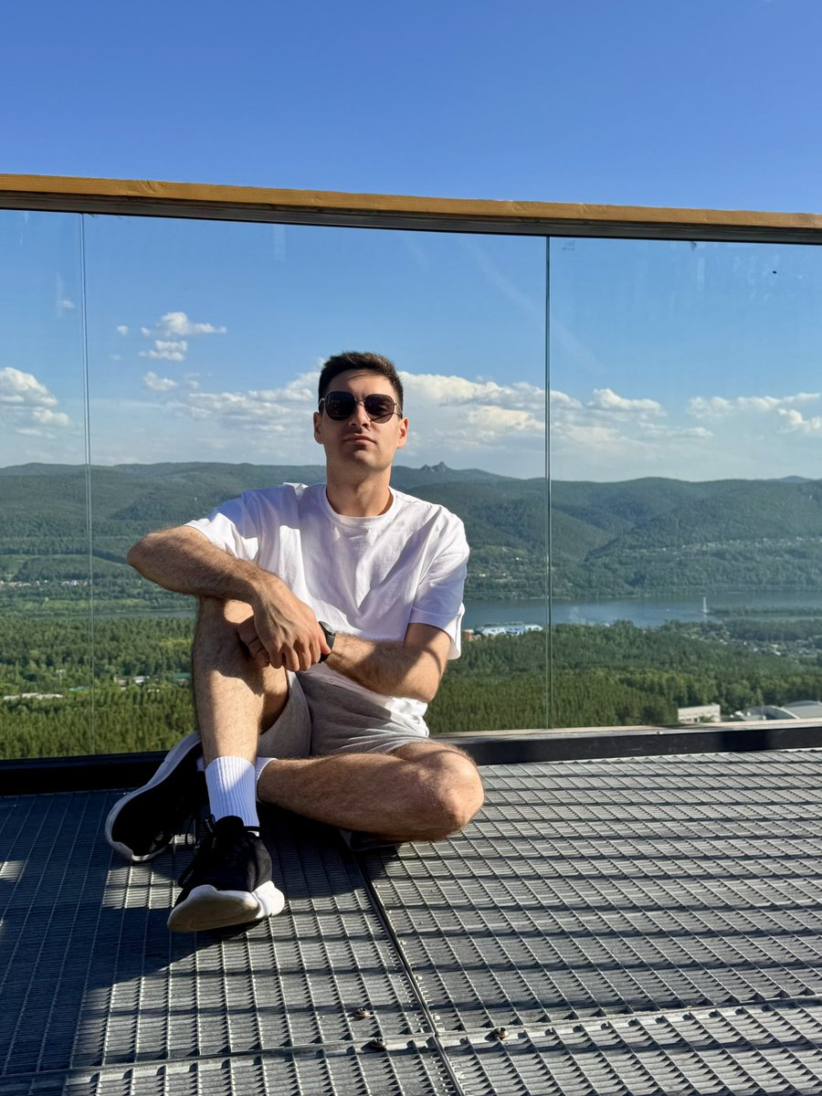 Kuriny_vrach's tweet photo. Сам себе фотограф, версия Николаевская сопка 
Там где-то далеко ��толбы https://t.co/Pt58TNDogG