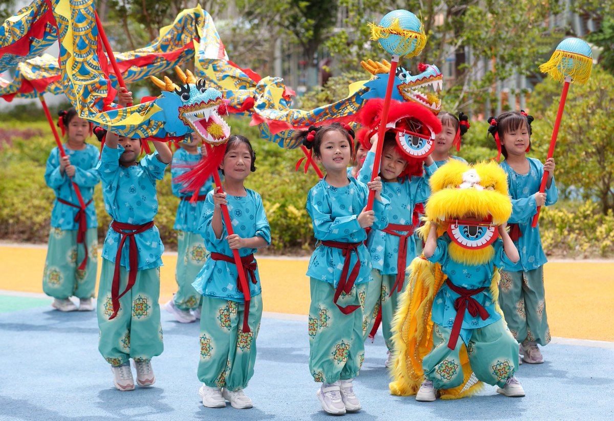 XinhuaChinese's tweet photo. 端午节临近，各地举办丰富多彩的活动，迎接传统节日。 https://t.co/hVperpOXws