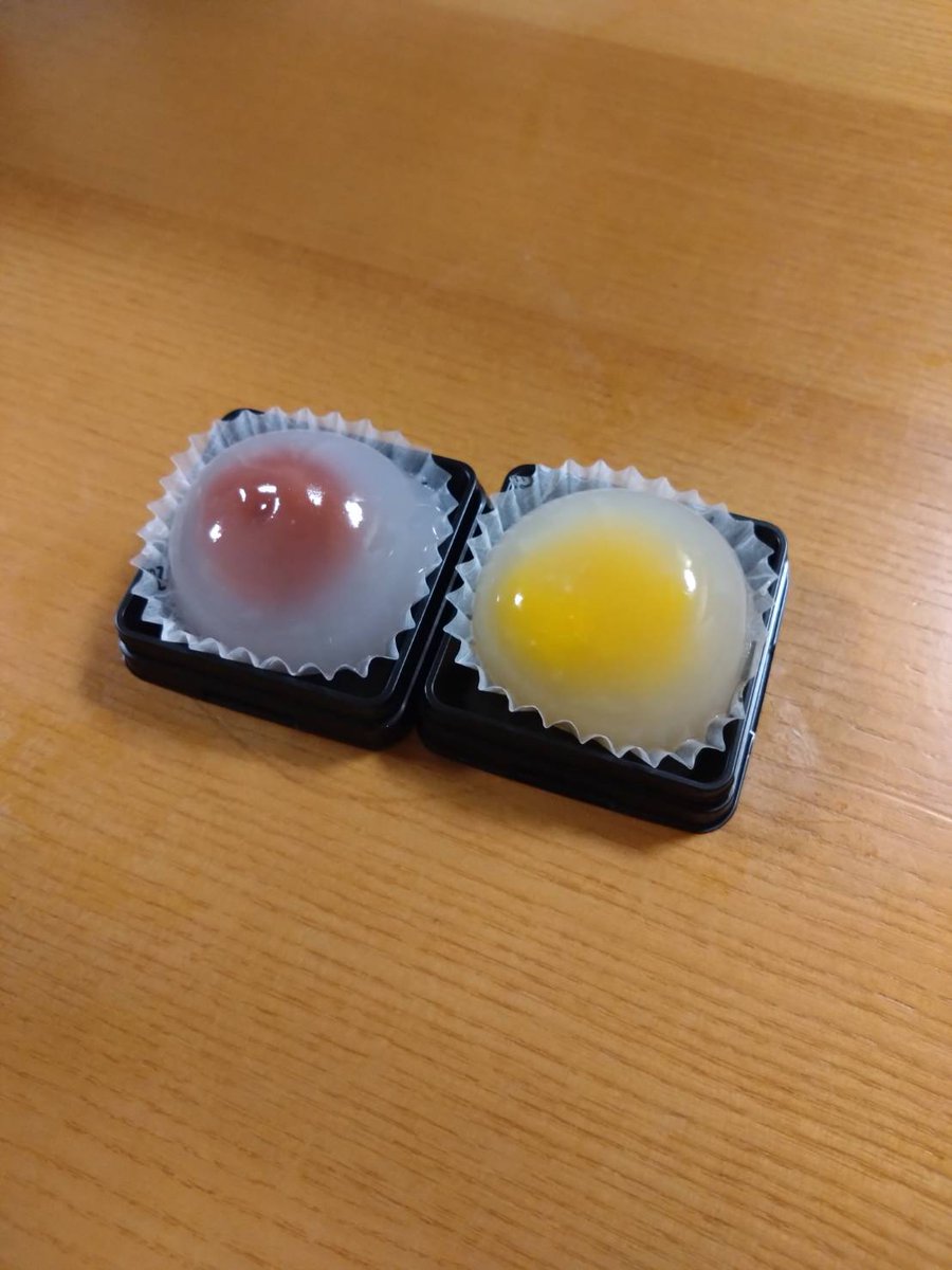 tobo10081's tweet photo. カステラ職人さんの手作りの
水まんじゅう 頂きました！
めちゃくちゃ美味しかった😋〜

おなかいっぱいのはずなのに
ペロリと食べちゃいました〜

ご馳走様でした🙏

 #水まんじゅう
 #栄福堂 https://t.co/wJWE5SxMu6