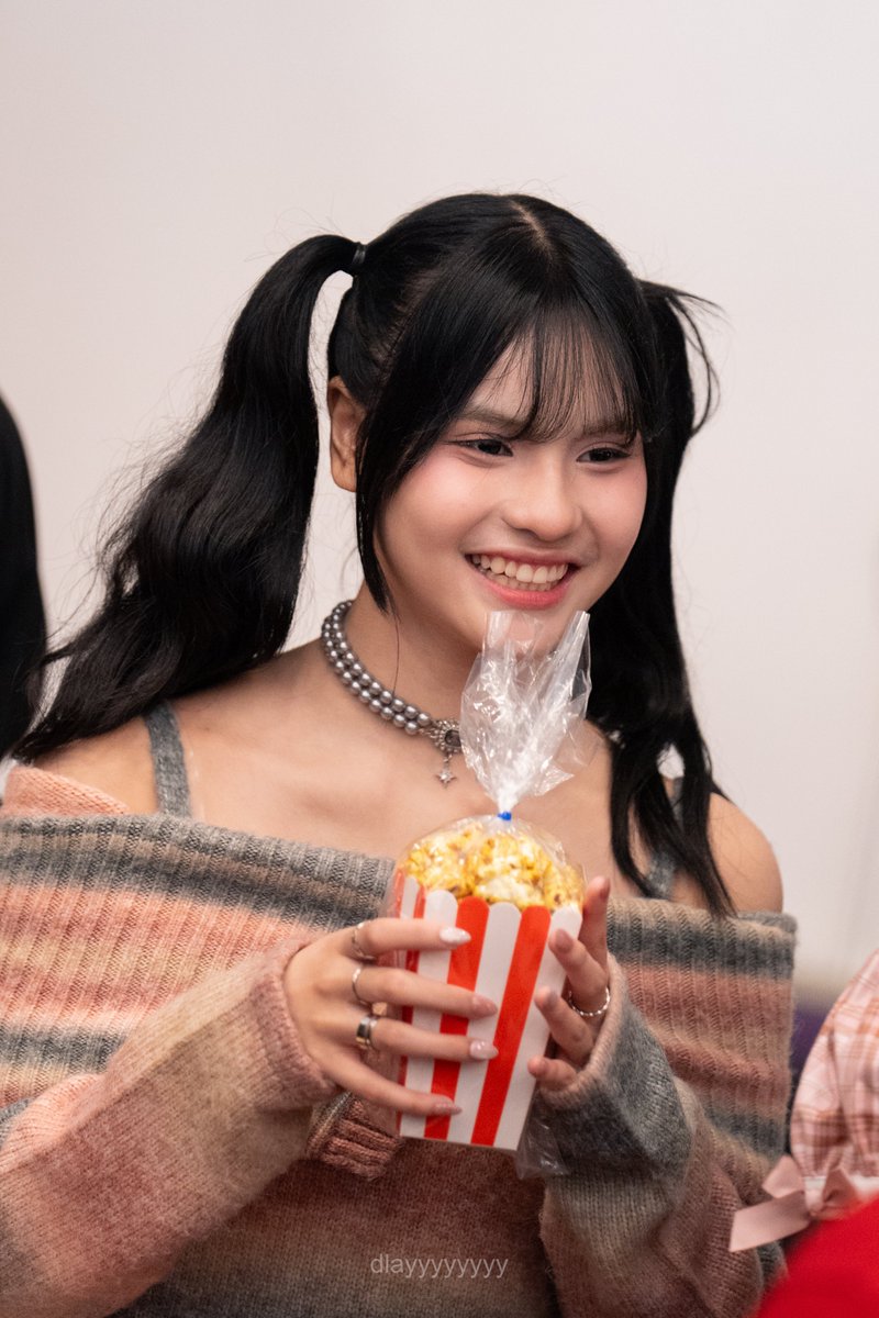 dlayyyyyyyy's tweet photo. Ticaaa

@JTrisha_JKT48 https://t.co/PD3TADtXI6