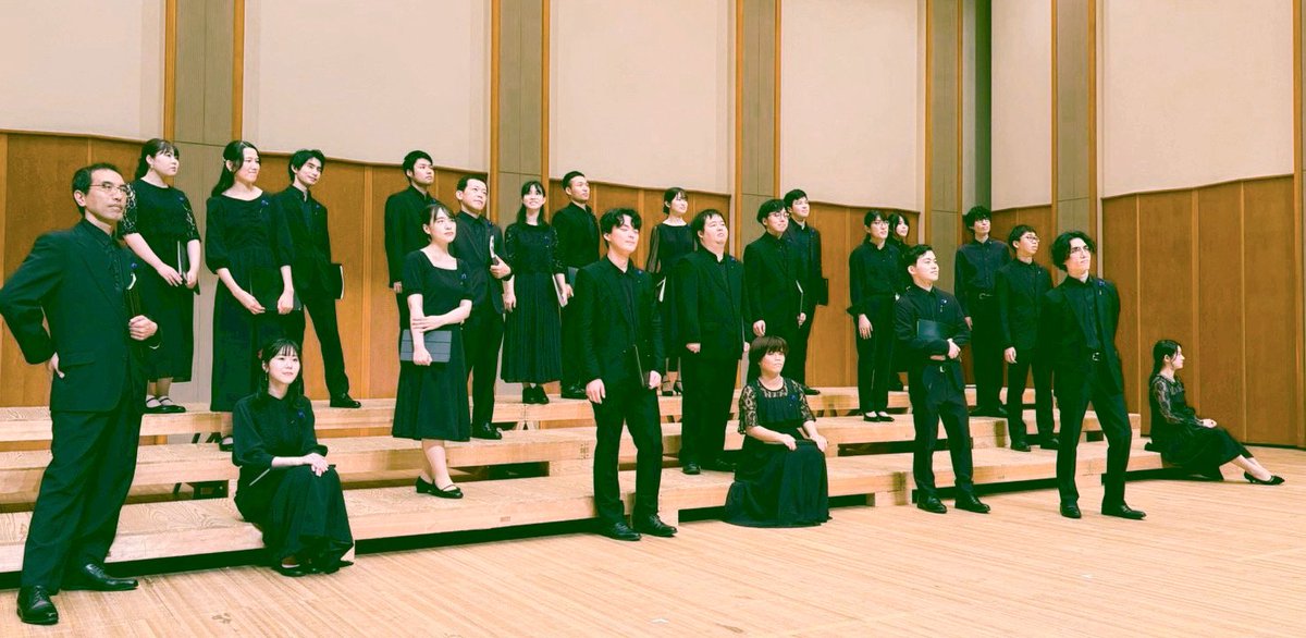 chisanchishoaic's tweet photo. 【Ensemble vert paon】
🎀団体PR🎀
あんさんぶる ゔぇるぽん です！団名は仏語で「孔雀色」、彩り鮮やかなアンサンブルを目指して、という意味が込められています♪
9月の演奏会に向けて団員募集中！1ステージのみの参加でも是非ご相談ください！ https://t.co/7xN1uUZkW0