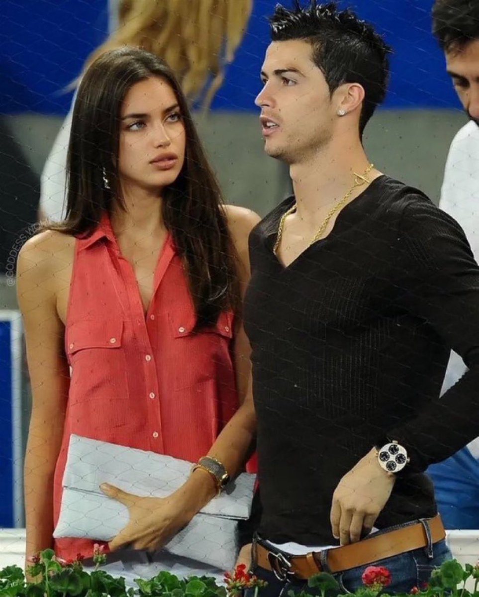enigmatic_notes's tweet photo. Christiano Ronaldo’s dating history 

Jordana 🇧🇷 — 2002
Merche  🇵🇹 — 2005
Imogen 🇬🇧— 2006
Soraia  🇵🇹 — 2007
Gemma 🇬🇧— 2008
Hilton 🇺🇸 — 2009… see threads https://t.co/XsHwJpN0Tq