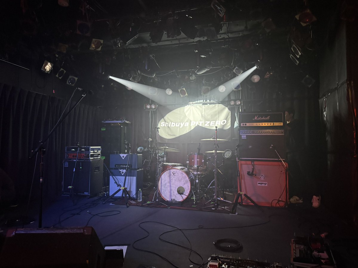 lets_K0ba's tweet photo. ステージ上で音を楽しんでる奴が1番強いしかっこいい https://t.co/xzqjQUsHdb