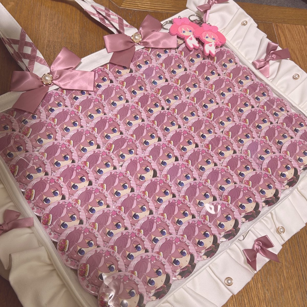 han220_0's tweet photo. 初めての痛バ組めた〜！😭😭🩷
ピンクピンクでかわいい泣泣 https://t.co/3x6i8ug9Zp