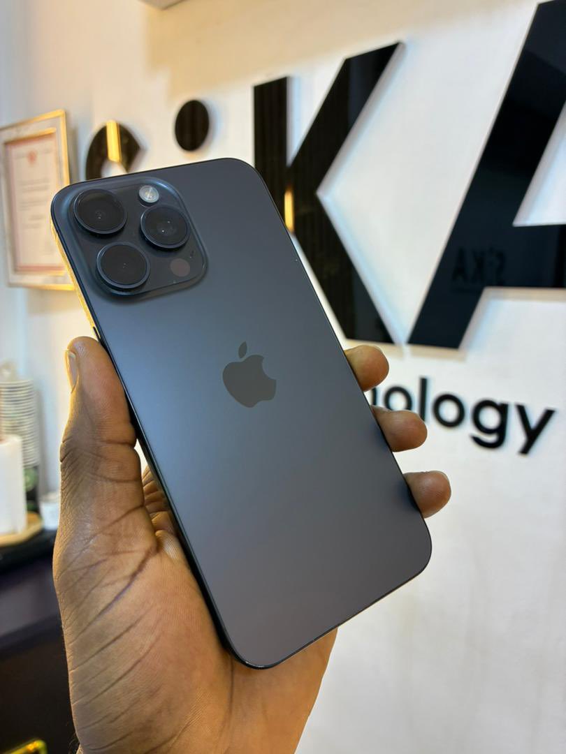 kofisikaa's tweet photo. iPhone 15pm 256gb Factory Unlocked 
(physical sim)
89%🔋 (slight crack on screen)
Gh¢4,899.99
Dm/WhatsApp/iMessage/Call 0504988015 / 0547779861 https://t.co/1SVoEHaNlC