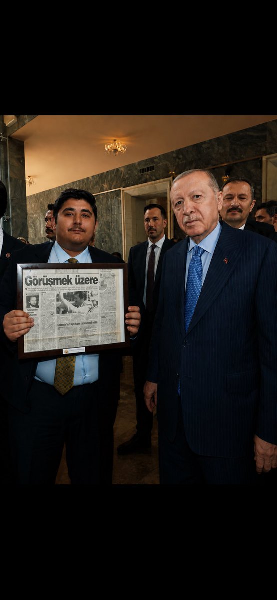 sametburakasci's tweet photo. Cumhurbaşkanımız @RTErdogan ile Ak Parti Gurubu Toplantısı Öncesi Hatıra 🇹🇷 https://t.co/1R7PF3tCCQ