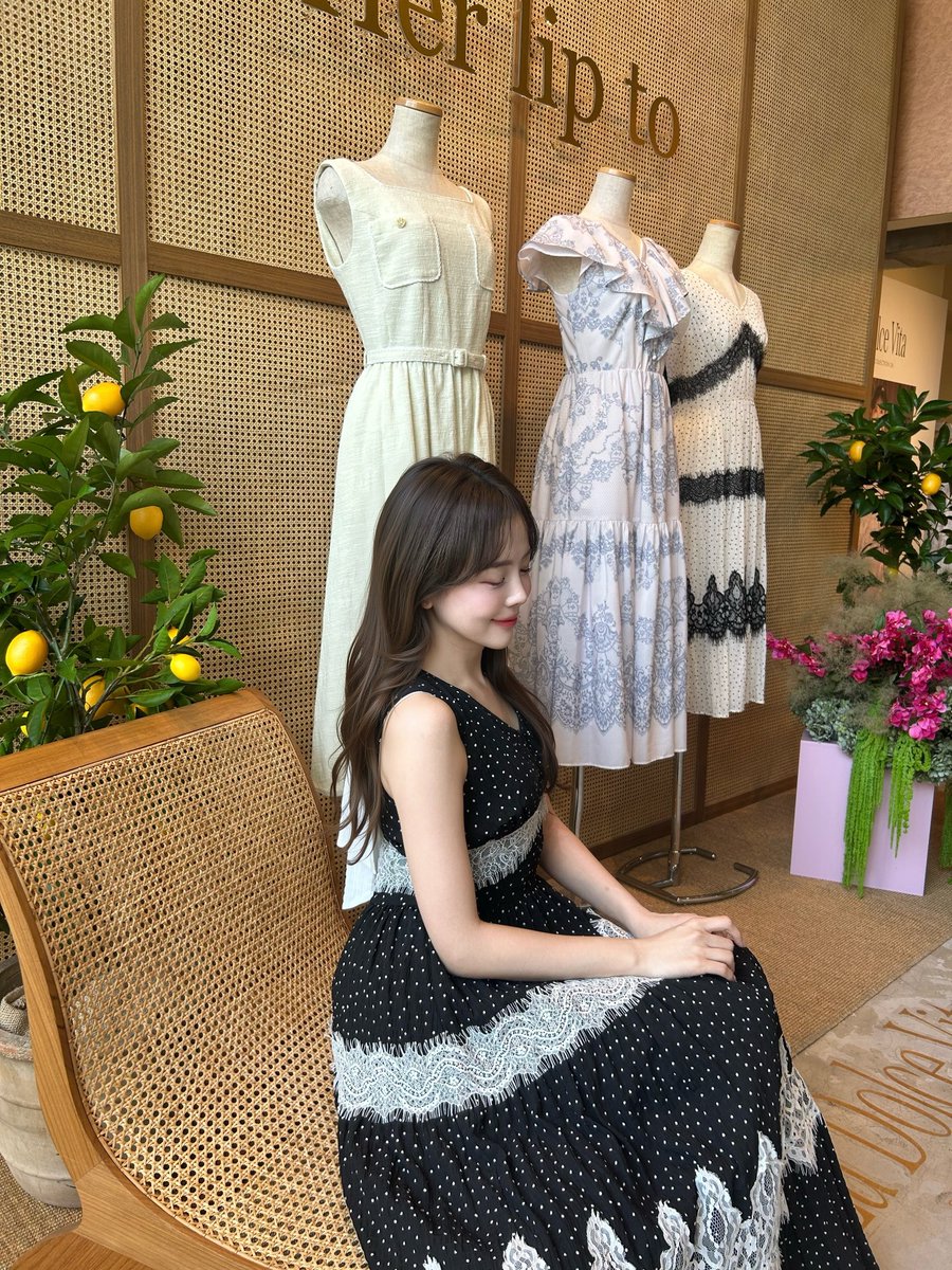 hlt_suu's tweet photo. 周年イベント2回参加できました♡
Clarine Polka Dot Dressは
今回のコレクションで一番お気に入りかも💕
レースたっぷりでリボンもついてるから
blackでバランスとりたい🖤

#herlipto
#houseofherme https://t.co/ybXOt3z6FD