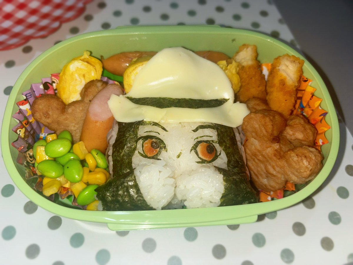 epicode_toa's tweet photo. 8人兄弟現役アイドルが作る

弟たちの遠足の日のキャラ弁🍙 https://t.co/bxmwaxmVWg