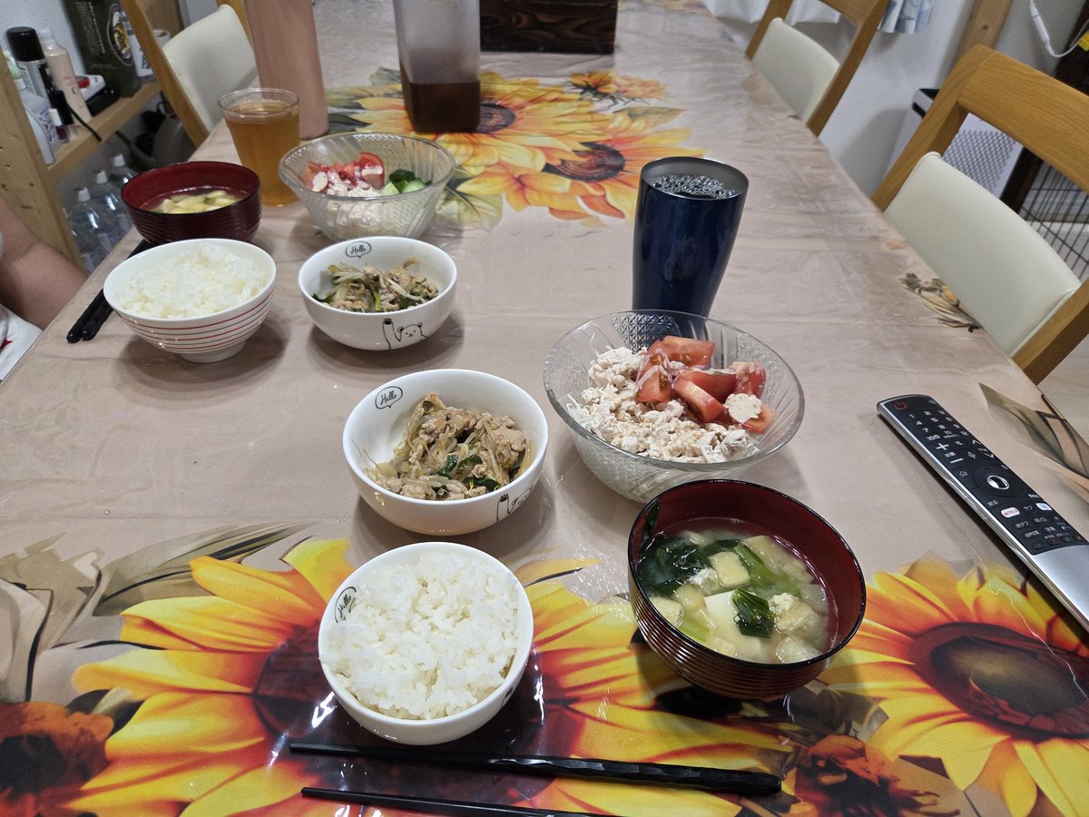 PIXY194's tweet photo. 晩ご飯です

今日も1日お疲れ様でした https://t.co/FdVAORGGge