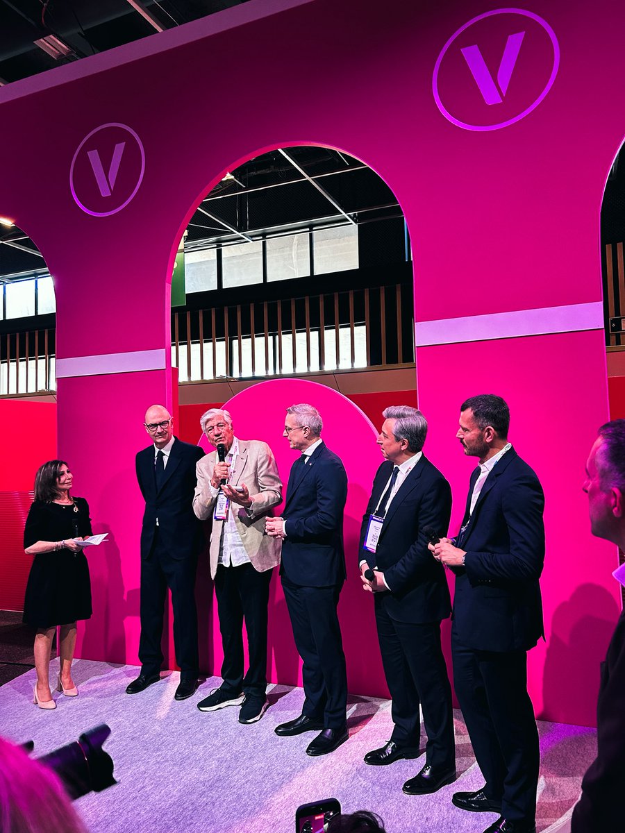 FBrunner_'s tweet photo. La 10e édition de @VivaTech est lancée !

Maurice Lévy, coprésident de VivaTech et président d’honneur de  Publicis Groupe⁠, et Michèle Benbunan, coprésidente de VivaTech et directrice générale de la division presse de LVMH⁠, ont eu le plaisir d’inaugurer cette séquence exceptionnelle lors du petit-déjeuner officiel d’ouverture de VivaTech.

L’Allemagne est le pays à l’honneur cette année. Le ministre français de l’Économie, Roland Lescure, et le ministre fédéral allemand de la Transformation numérique et de la Modernisation de l’État, Karsten Wildberger, ont affiché un volontarisme politique résolu en faveur de l’innovation, de la souveraineté technologique et de la coopération franco-allemande.