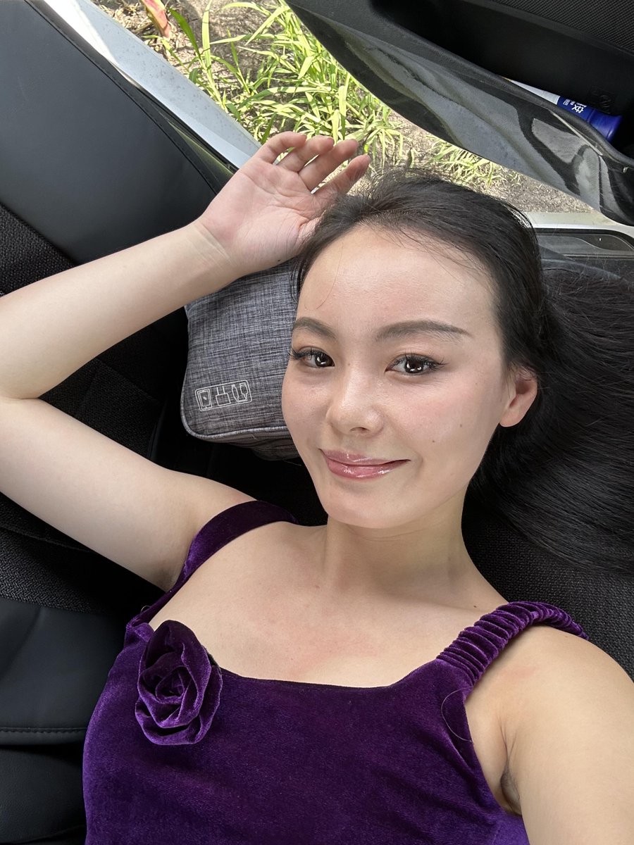987216039d3d415's tweet photo. 刚刚试了一下车震 这感觉真的太爽了 https://t.co/wncWEF0ogD