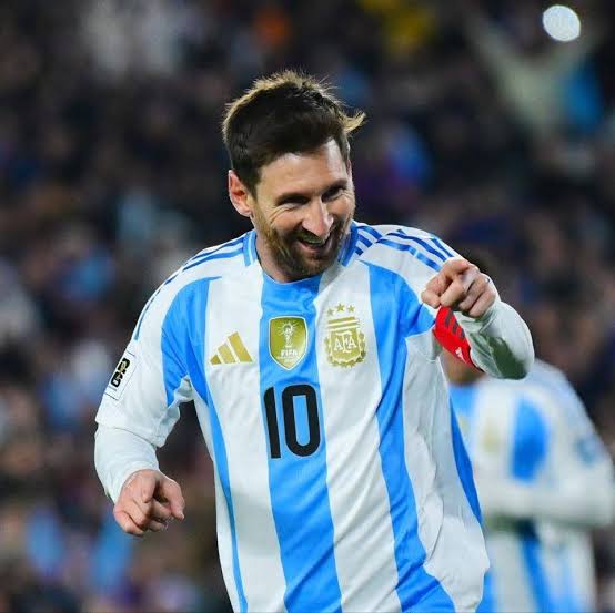 World_Insights1's tweet photo. 🇦🇷 Top Footballer of Argentina each year since 2002 ⚽

🇦🇷 2002: Juan Sebastián Verón
🇦🇷 2003: Hernán Crespo
🇦🇷 2004: Carlos Tevez
🇦🇷 2005: Lionel Messi
🇦🇷 2006: Lionel Messi
🇦🇷 2007: Lionel Messi
🇦🇷 2008: Lionel Messi
🇦🇷 2009: Lionel Messi
🇦🇷 2010: Lionel Messi
🇦🇷 2011: Lionel Messi
🇦🇷 2012: Lionel Messi
🇦🇷 2013: Lionel Messi
🇦🇷 2014: Lionel Messi
🇦🇷 2015: Lionel Messi
🇦🇷 2016: Lionel Messi
🇦🇷 2017: Lionel Messi
🇦🇷 2018: Lionel Messi
🇦🇷 2019: Lionel Messi
🇦🇷 2020: Lionel Messi
🇦🇷 2021: Lionel Messi
🇦🇷 2022: Lionel Messi
🇦🇷 2023: Lionel Messi
🇦🇷 2024: Lionel Messi
🇦🇷 2025: Lionel Messi
🇦🇷 2026 Lionel Messi

Source: FIFA