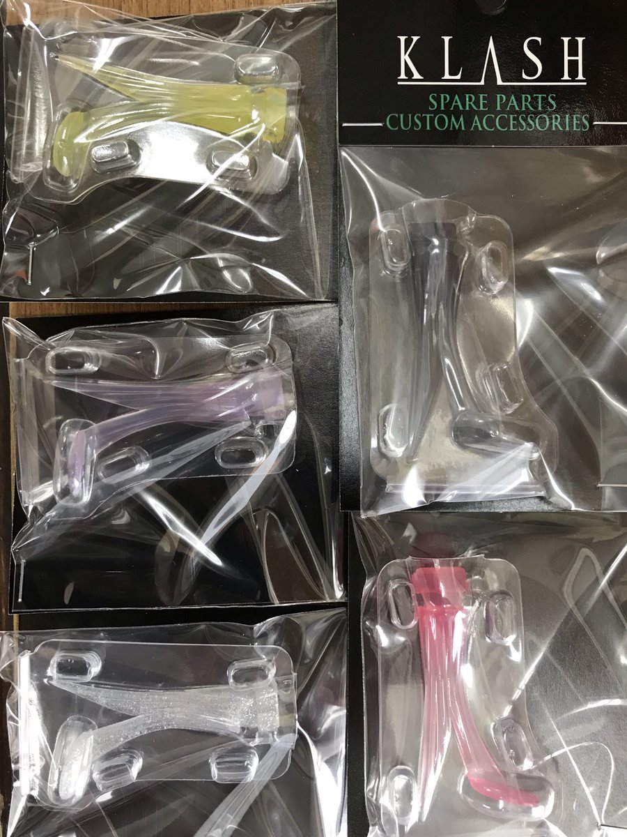 dacksrate's tweet photo. DRTの新製品アイテム、クランプテール（タイニークラッシュ用）が入荷しました。
クランプシャッドのテールですので、また試してみて下さいね。
こちらの商品は、どの色か一枚、お取り置きは翌日までです。
大変申し訳ありませんが、宜しくお願いします。 https://t.co/x1Xm61fk8e