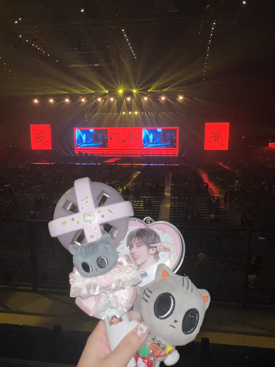 charmingyan_'s tweet photo. 🧡 https://t.co/oXJuKNvONS