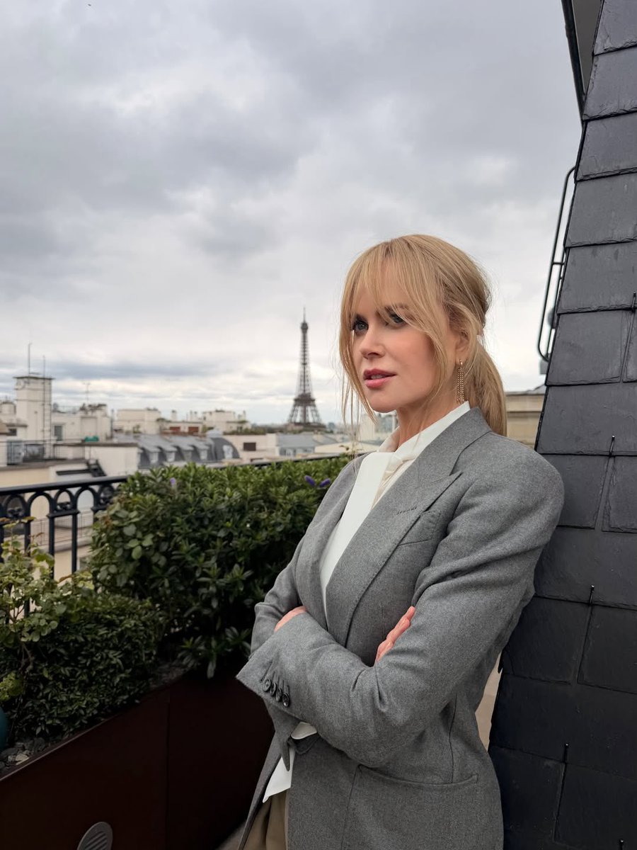 gillsowens's tweet photo. je t’aime nicole 🧎🏻‍♀️ https://t.co/kSrhc8rIvf