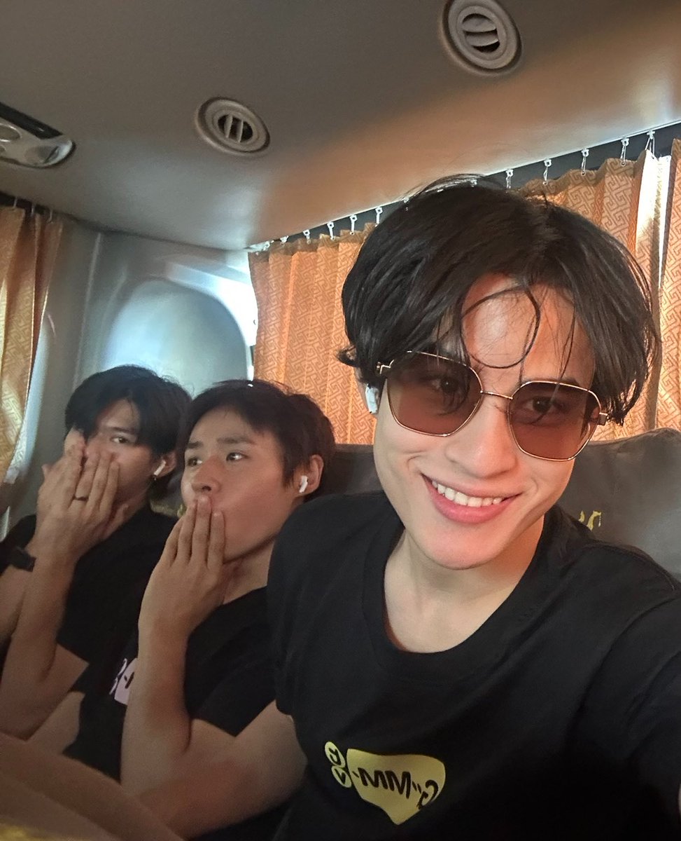 threetwo_www's tweet photo. แล้วเป็นน้าททท ตุ้ยย ทุกที55555555555

LYKN HOWLIDAY 2026

#GMMTVOuting2026
#TuiChayatorn #nnutdan #barcodetin https://t.co/4jXShvY7Zp