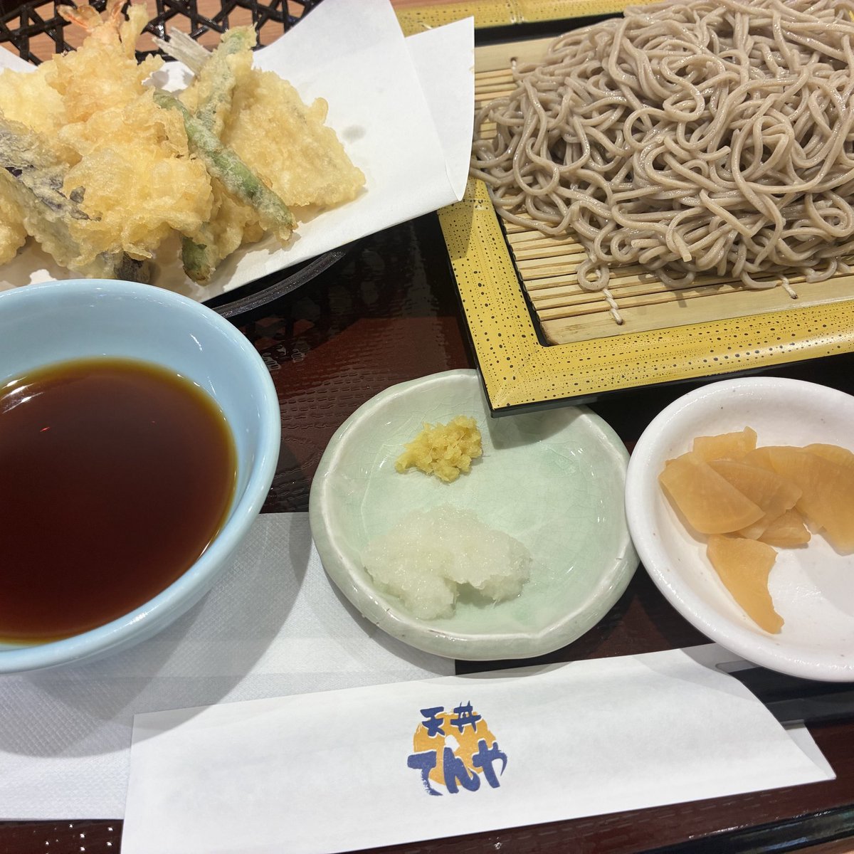 salameshi's tweet photo. 今日のお昼😋🍤
#天丼てんや は初ランチ！ https://t.co/RjNLUF1NCY