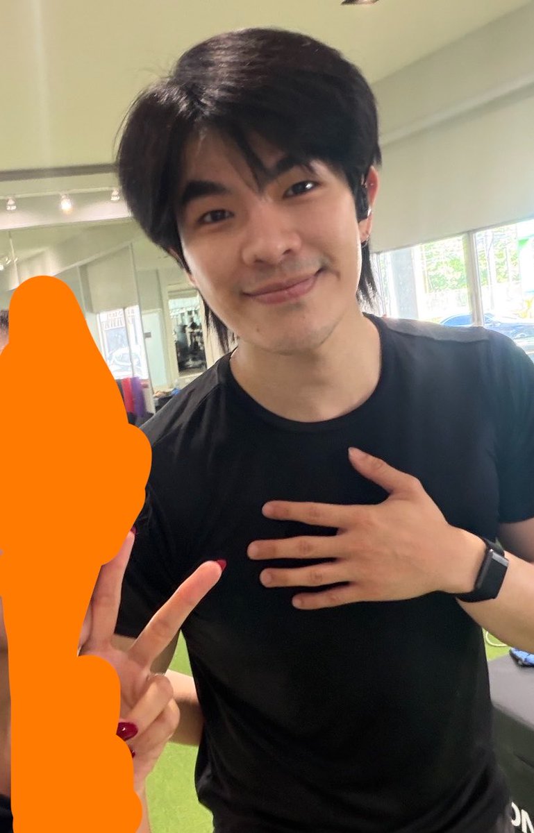 popo_ej's tweet photo. ขอลงหน่อยค่าบ พี่สาวคนสวยของผม(ไม่ใช่ติ่ง)ได้เจอพี่มายที่กาสิน พี่ไปยิมแล้วได้เจอขอพี่มายถ่ายรูปมาให้น้องสาวอย่างผม เขินมากกก ><!💖
ปล.ไม่เรียลไทม์เด้อ เจอตั้งแต่ศุกร์ที่แล้วเพิ่งเอามาอวด
ปล. พี่สาวรอพี่มายเล่นเสร็จถึงขอถ่ายรูปนะคะ

#MilePhakphum https://t.co/P9i2K0GeZL