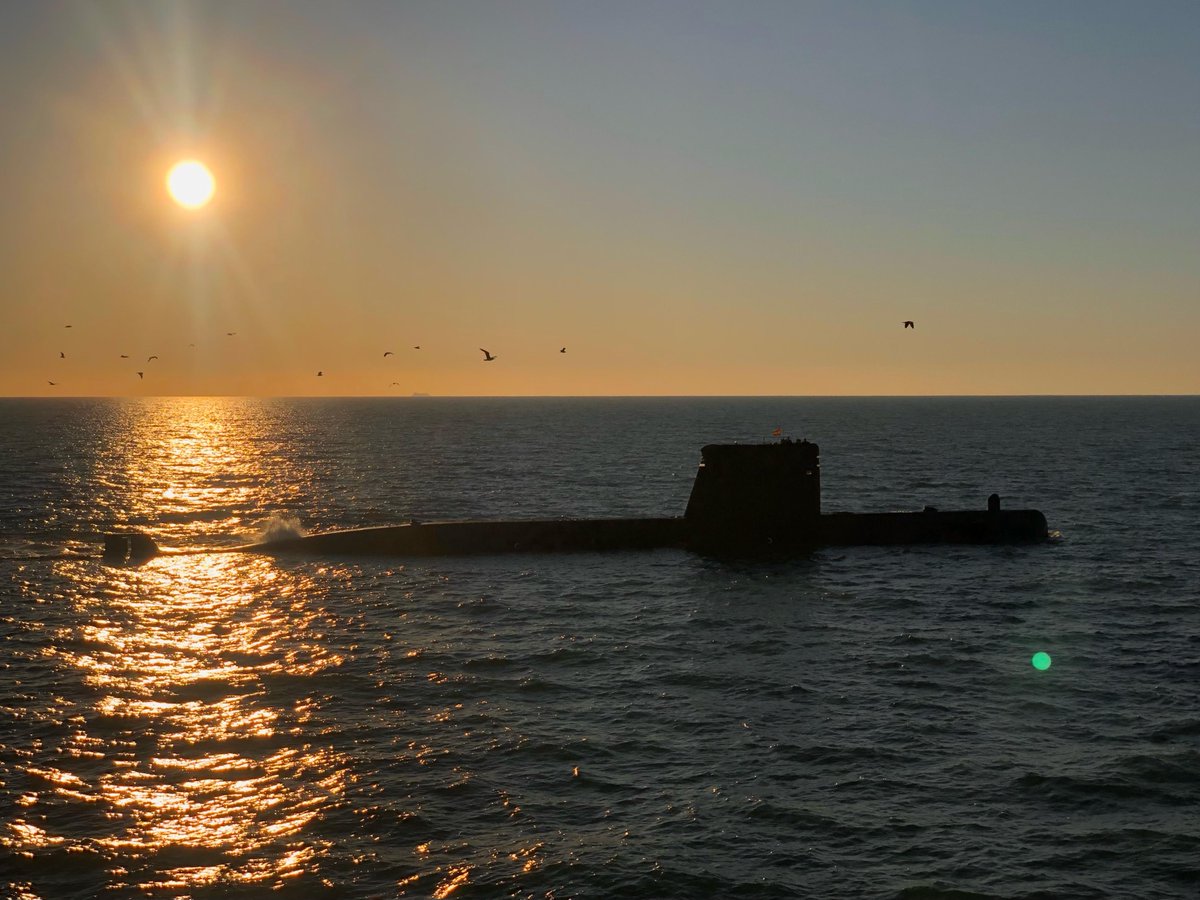 Armada_esp's tweet photo. ⚓La protección de las infraestructuras submarinas es un #desafío estratégico para la seguridad y el bienestar de nuestras sociedades.

🌊La #vigilancia y el conocimiento del entorno marítimo son claves para garantizar su seguridad. 

#SomosLaArmada https://t.co/nRQEpcqgZf