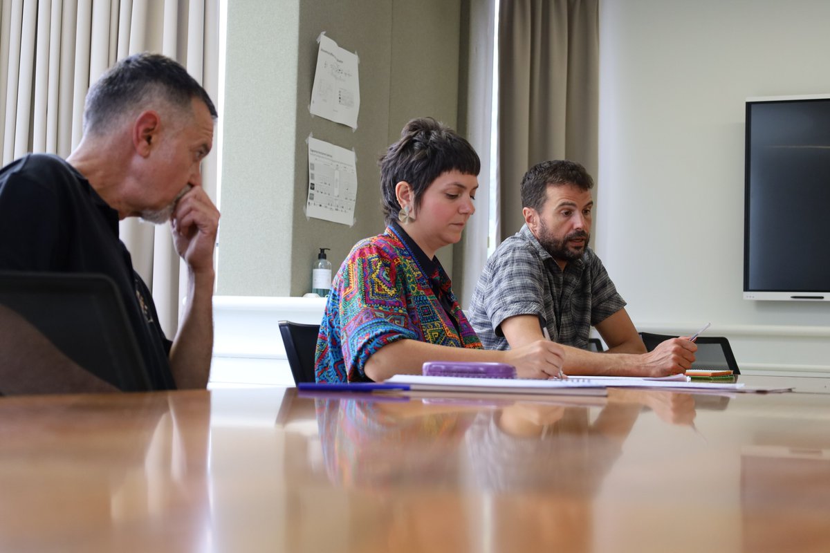 LABsindikatua's tweet photo. 🗨️💬 Alain Iriart Euskal Hirigune Elkargoko lehendakariarekin bildu gara

Ipar Euskal Herrirako egitura sozioekonomikoa eta langileentzako negoziazio kolektiborako guneak sortzeko urratsak egin ditzan eskatu diogu

🔗 https://t.co/e5vTmXnpG6 https://t.co/Vp8vGPIPJE