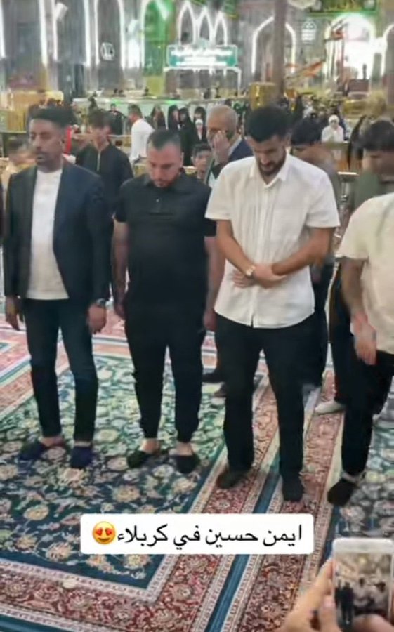 almosafarg's tweet photo. لطم مع اللطّامة وأجاد
وعمل الهريس ولبس السواد
وذهب ماشيًا لزيارة الامام الجواد
ولكن مع كل تلك(الخدمات)ظلّوا يُسمّونه؛(سْنيني)استصغارًا واحتقارًا وعناد!!.
كل ذلك كي يُقال عنه(وطني)في وسط غابة تصرخ بالطائفية!!.
ما أقبح السُنّي عندما يستمرأ الذلّ والهوان في وسط حثالة من الأوغاد!!. https://t.co/7bGVOARsfy