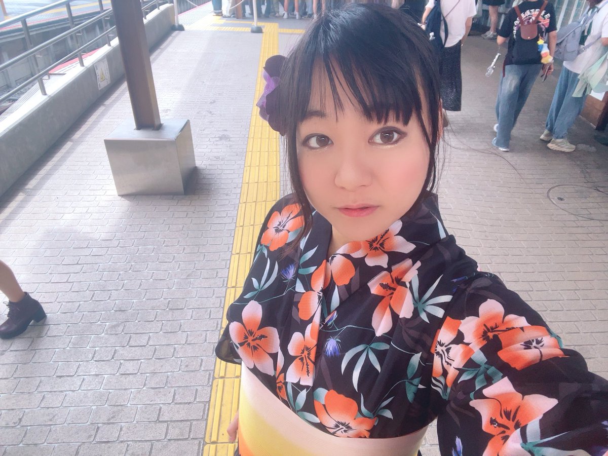 reminco's tweet photo. 北鎌倉に行かなきゃいけないのに🚃
間違えて江ノ電の乗り場に行ってしまったやつです笑😆

妙月院、暑すぎずよかったです⸜( *´꒳`*)⸝ https://t.co/qxanp71h6Z