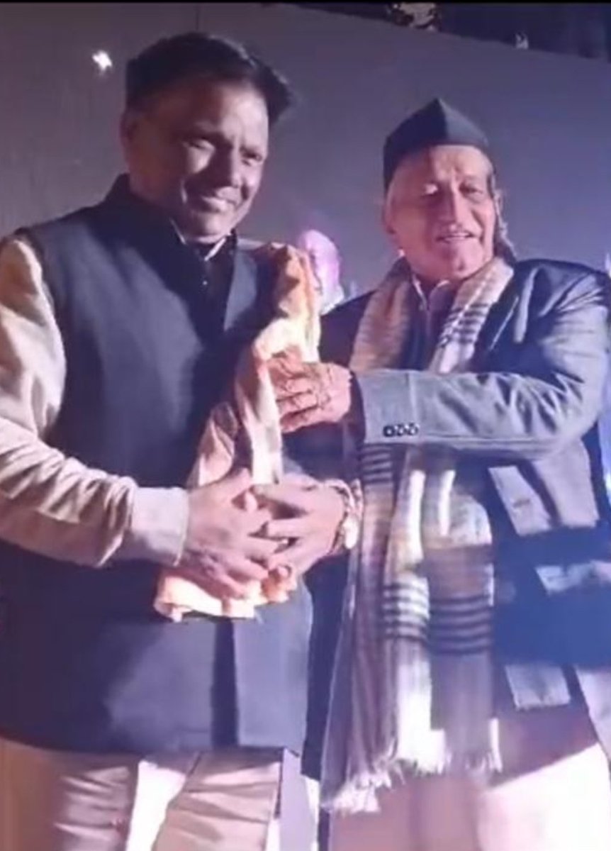 HaripalR67044's tweet photo. उत्तराखंड के पूर्व मुख्यमंत्री व महाराष्ट्र के पूर्व राज्यपाल #भगत #सिंह #कोशियारी जी के जन्मदिन पर बहुत-बहुत हार्दिक शुभकामनाएं ।
ईश्वर उनको लंबी और स्वस्थ आयु प्रदान करें। https://t.co/ty01gBUmAK
