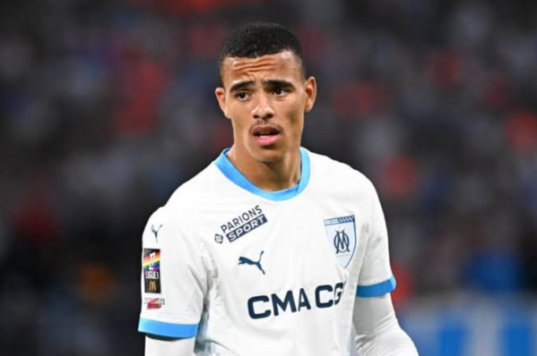 LAROMA24's tweet photo. 🟡🔴 Calciomercato Roma: per Greenwood il Marsiglia non scende dalla richiesta di 50 milioni più 5 di bonus 

[@FabrizioRomano]

▶️ https://t.co/XgEqYXUNwi 

#ASRoma https://t.co/PWdX3yxV9j
