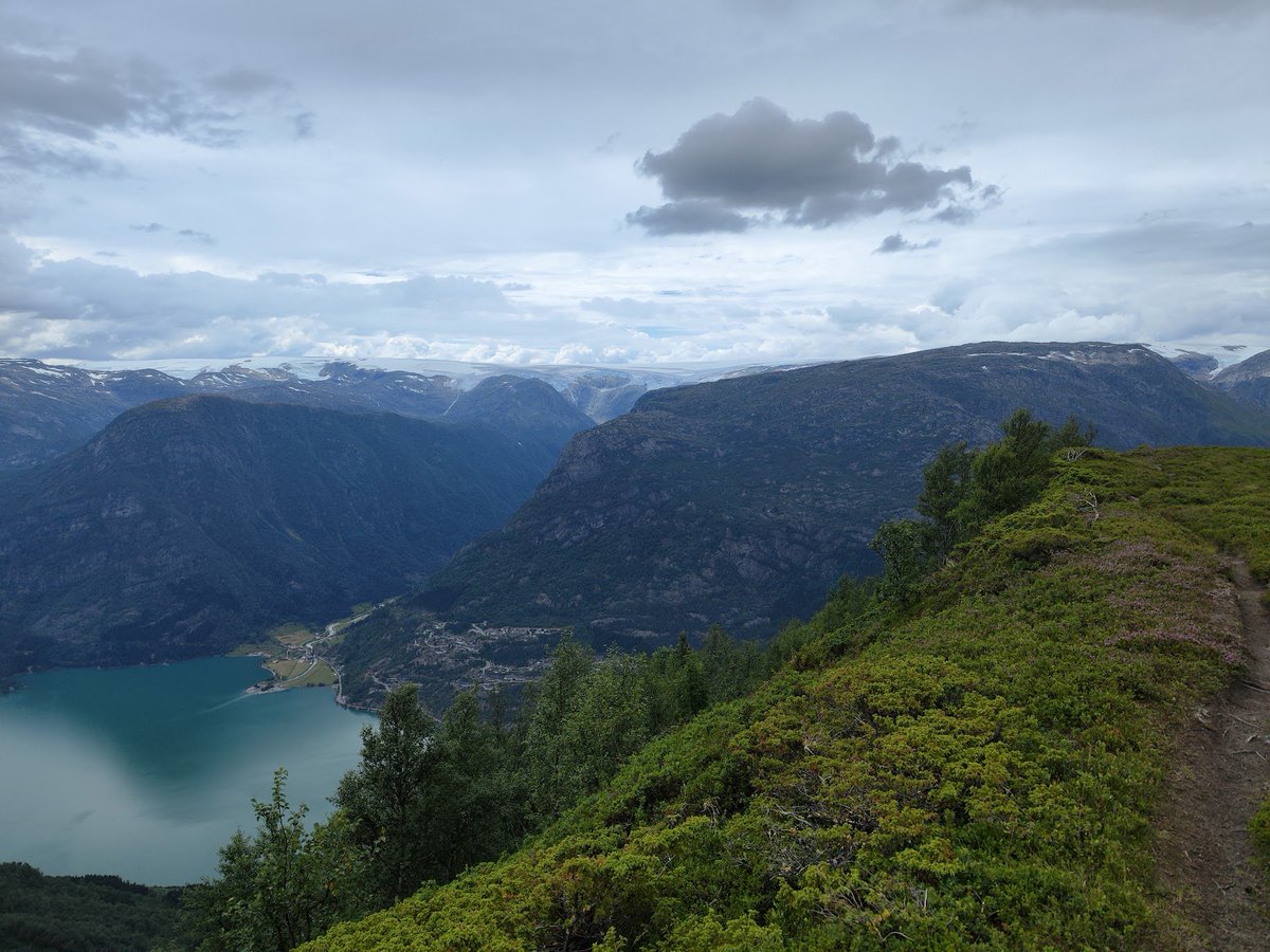 arctichere's tweet photo. @jasonc_nc You gotta go hiking in the area if you can. Was there last year, so beautiful! Also super easy to get to with buses/train. https://t.co/26Si97vjj4